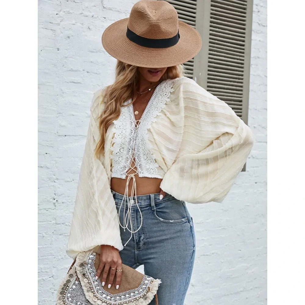 🐚 BOHO CREAM WHITE LACE TRIM CROPPED TOP!